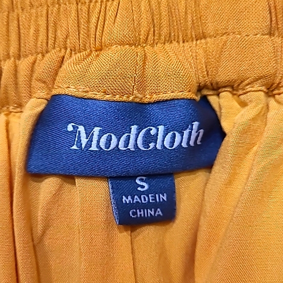 ModCloth Mustard Yellow Flared Shorts with Elastic Waist & Rope Belt Size Small - Picture 8 of 11